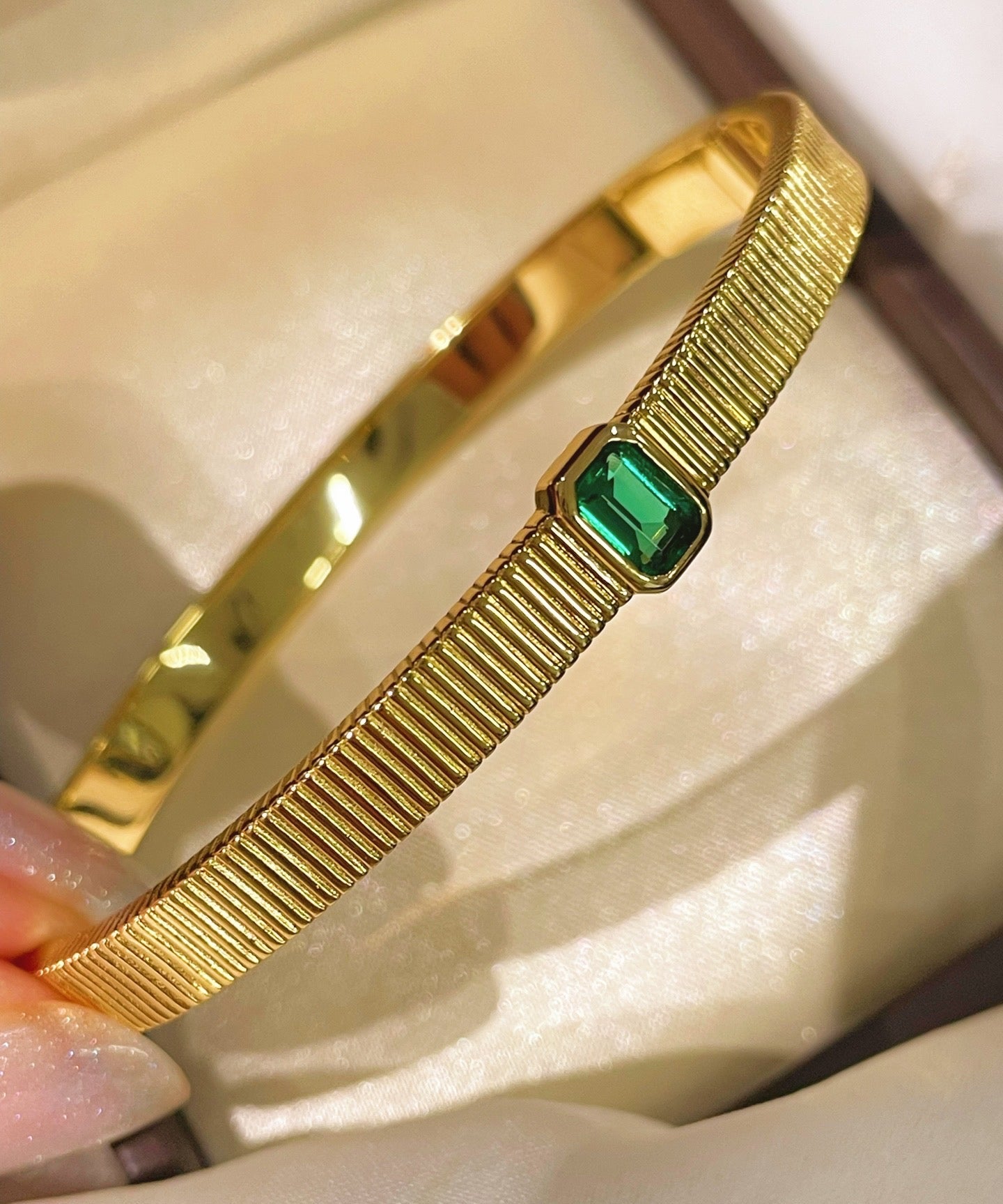 Minimalist Emerald T - Bar Bangle – Luxury Clawless Setting - floysun
