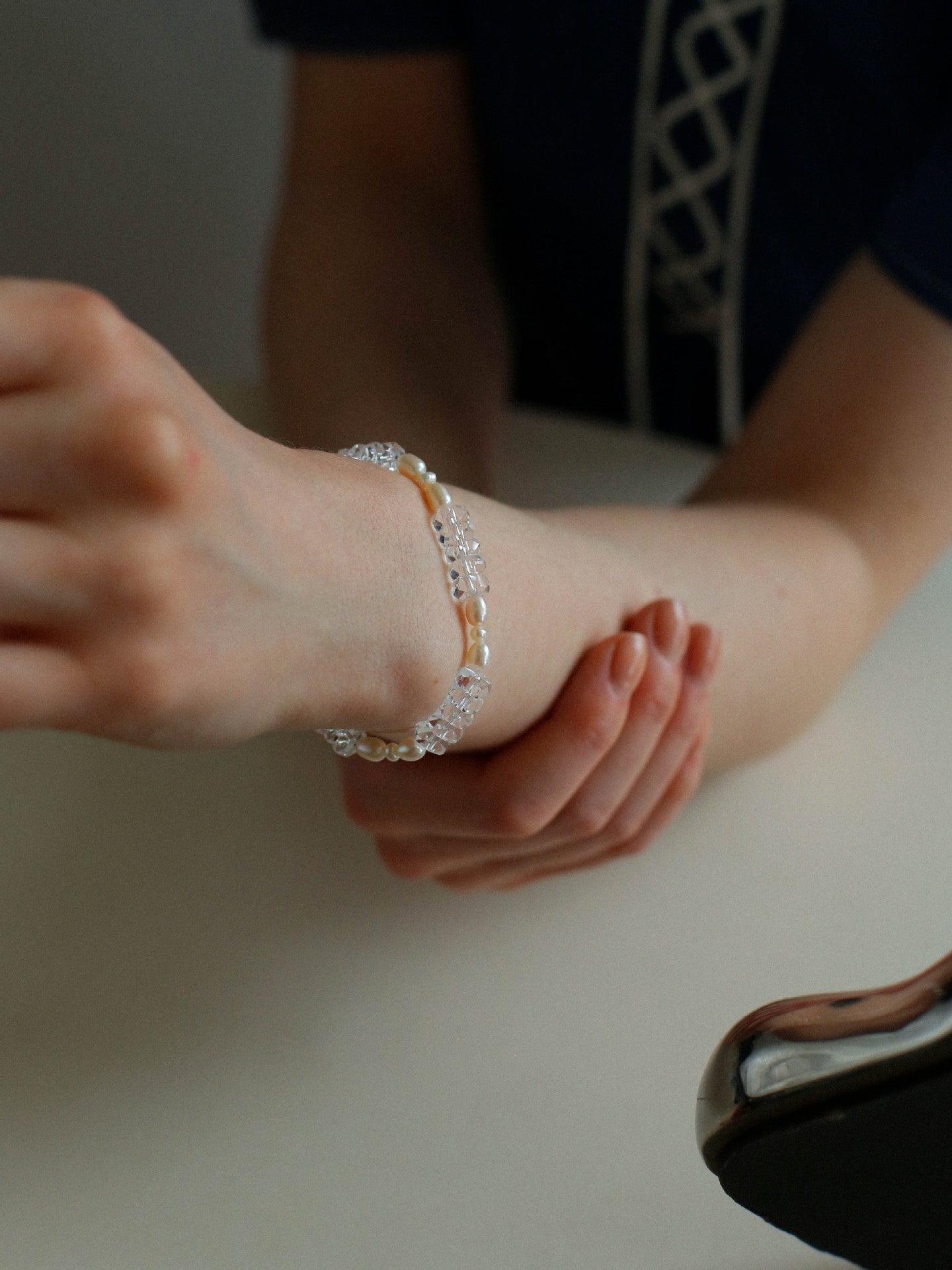 Minimalist Faceted Clear Quartz & Freshwater Pearl Beaded Bracelet - floysun