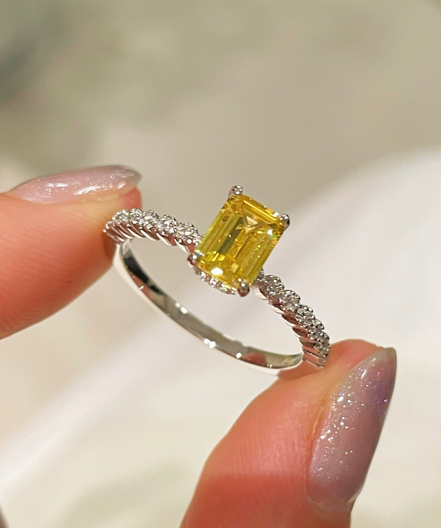 Minimalist Lemon Yellow Diamond Ice Sugar Princess Ring - floysun