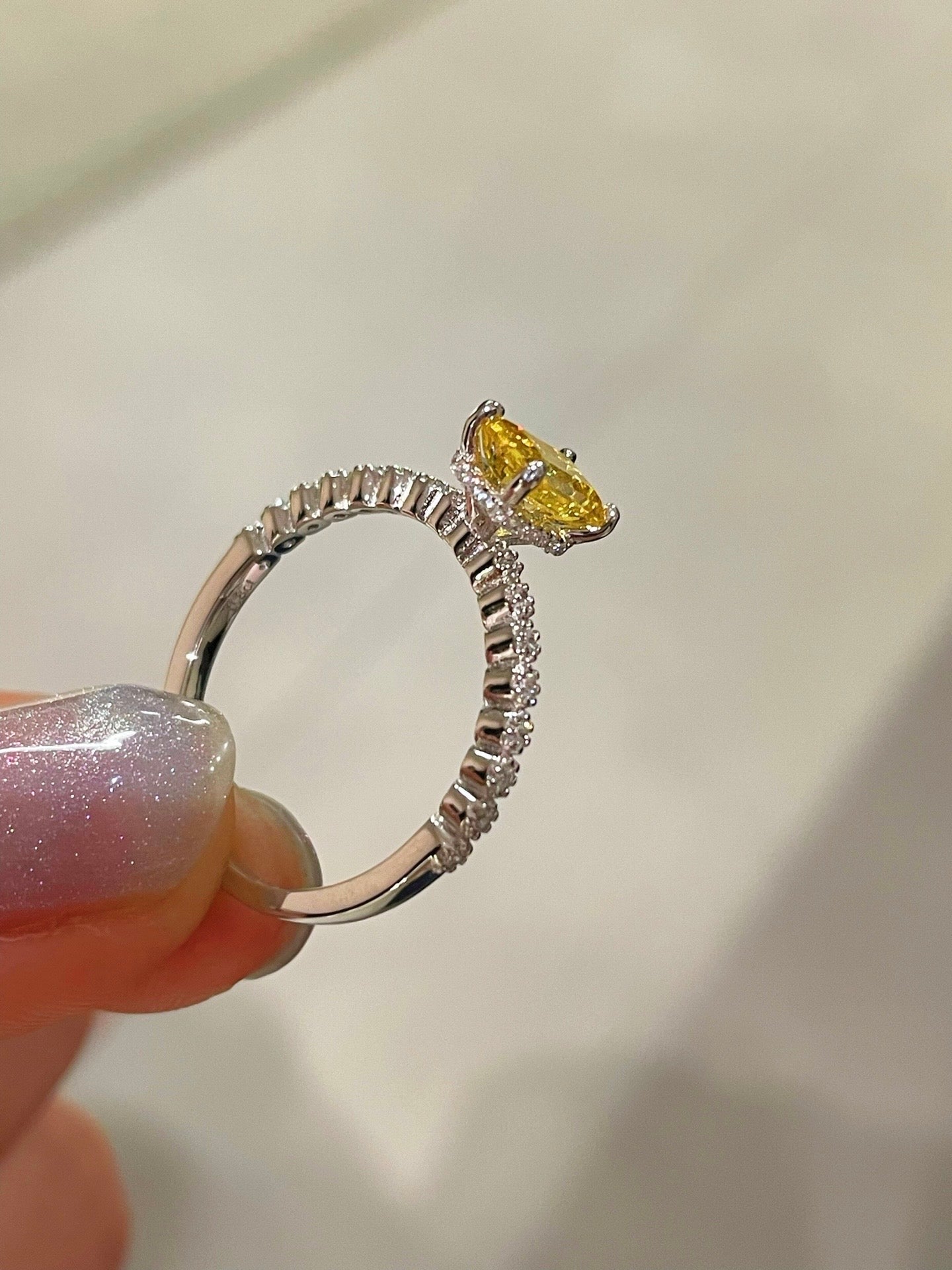 Minimalist Lemon Yellow Diamond Ice Sugar Princess Ring - floysun