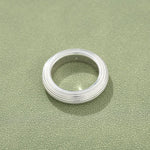 Minimalist Luxury Solid Ribbed Band Ring - floysun