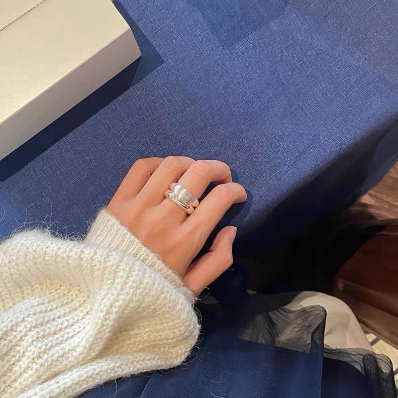 Minimalist Luxury Solid Ribbed Band Ring - floysun