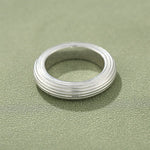 Minimalist Luxury Solid Ribbed Band Ring - floysun