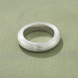 Minimalist Luxury Solid Ribbed Band Ring - floysun