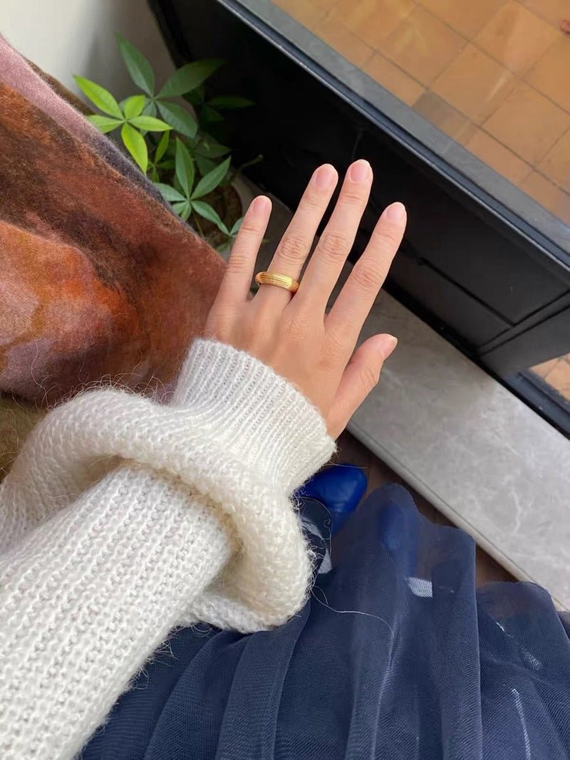 Minimalist Luxury Solid Ribbed Band Ring - floysun
