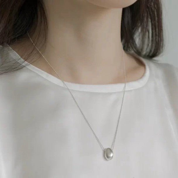 Minimalist Organic Oval Pendant Necklace - floysun