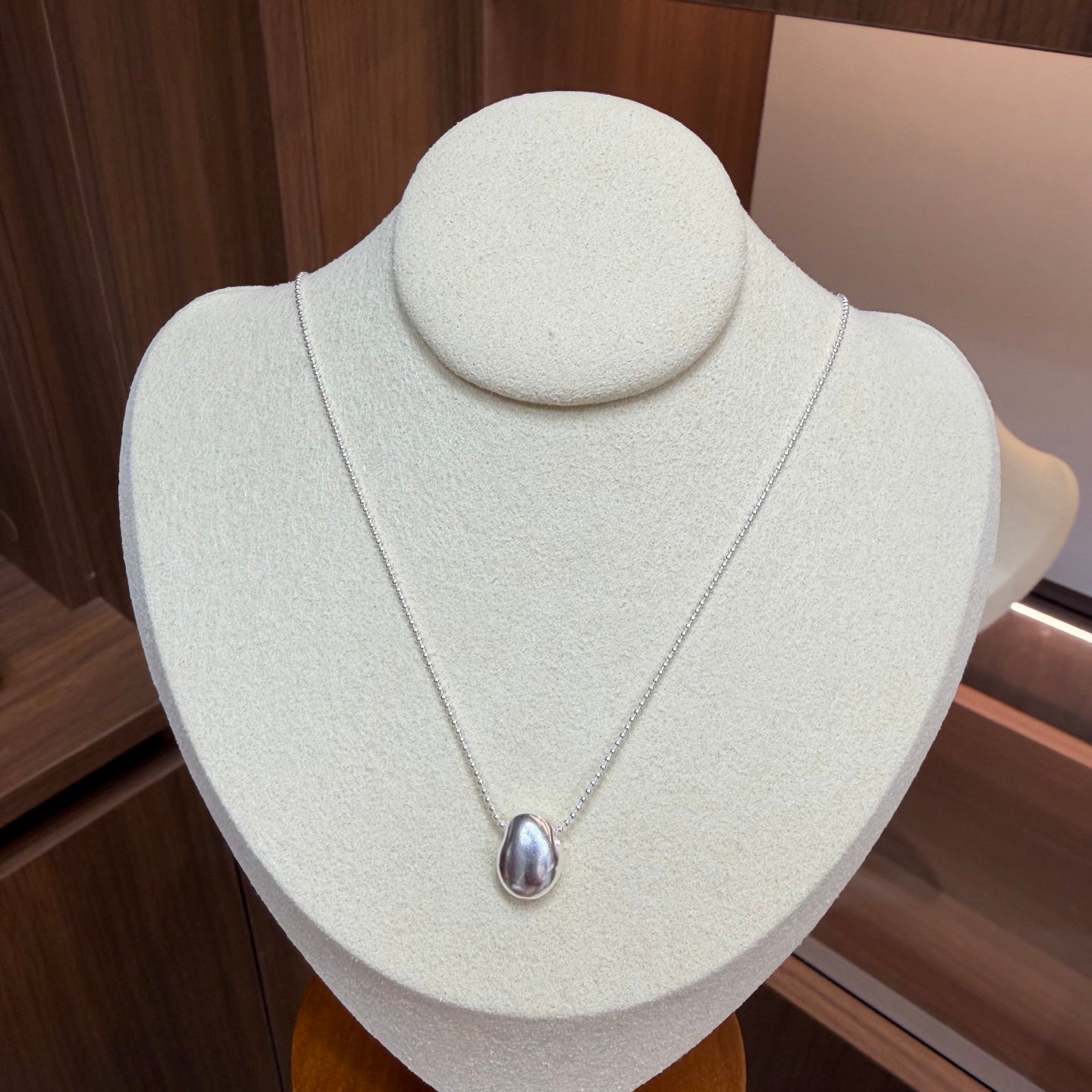 Minimalist Organic Oval Pendant Necklace - floysun
