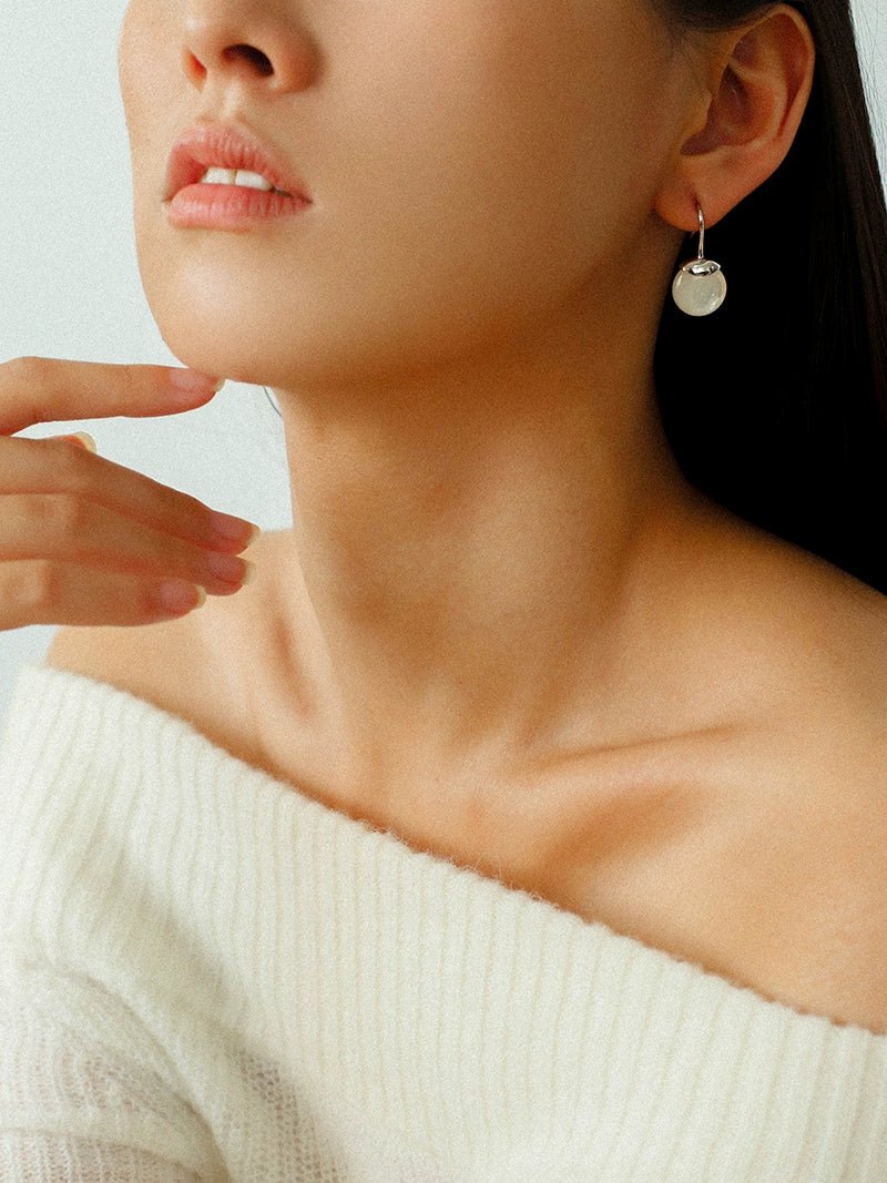 Minimalist Oval Drop Earrings with Black Onyx / White Mother - of - Pearl - floysun