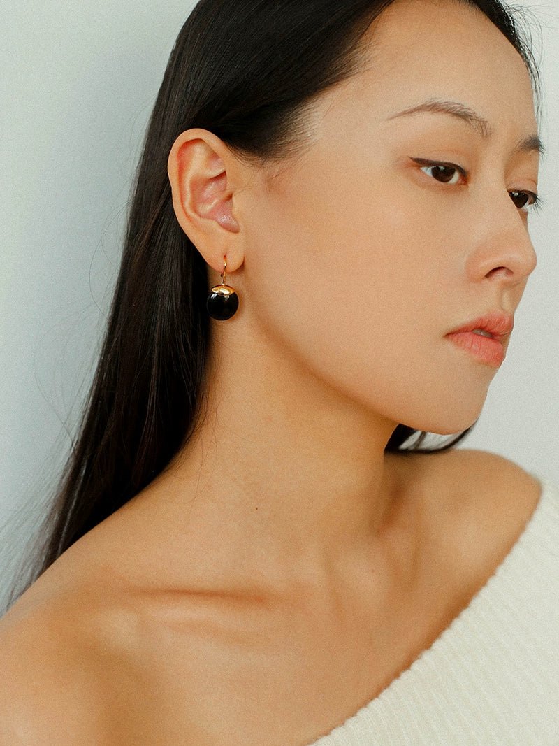 Minimalist Oval Drop Earrings with Black Onyx / White Mother - of - Pearl - floysun