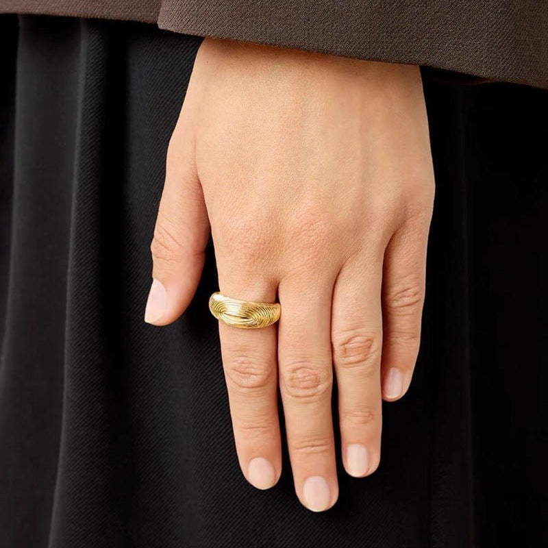 Minimalist Solid Swirl Textured Dome Ring - floysun