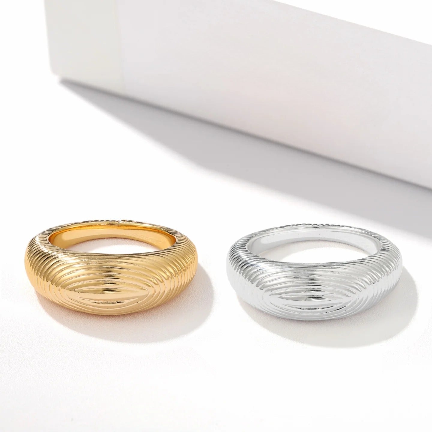 Minimalist Solid Swirl Textured Dome Ring - floysun