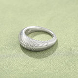 Minimalist Solid Swirl Textured Dome Ring - floysun