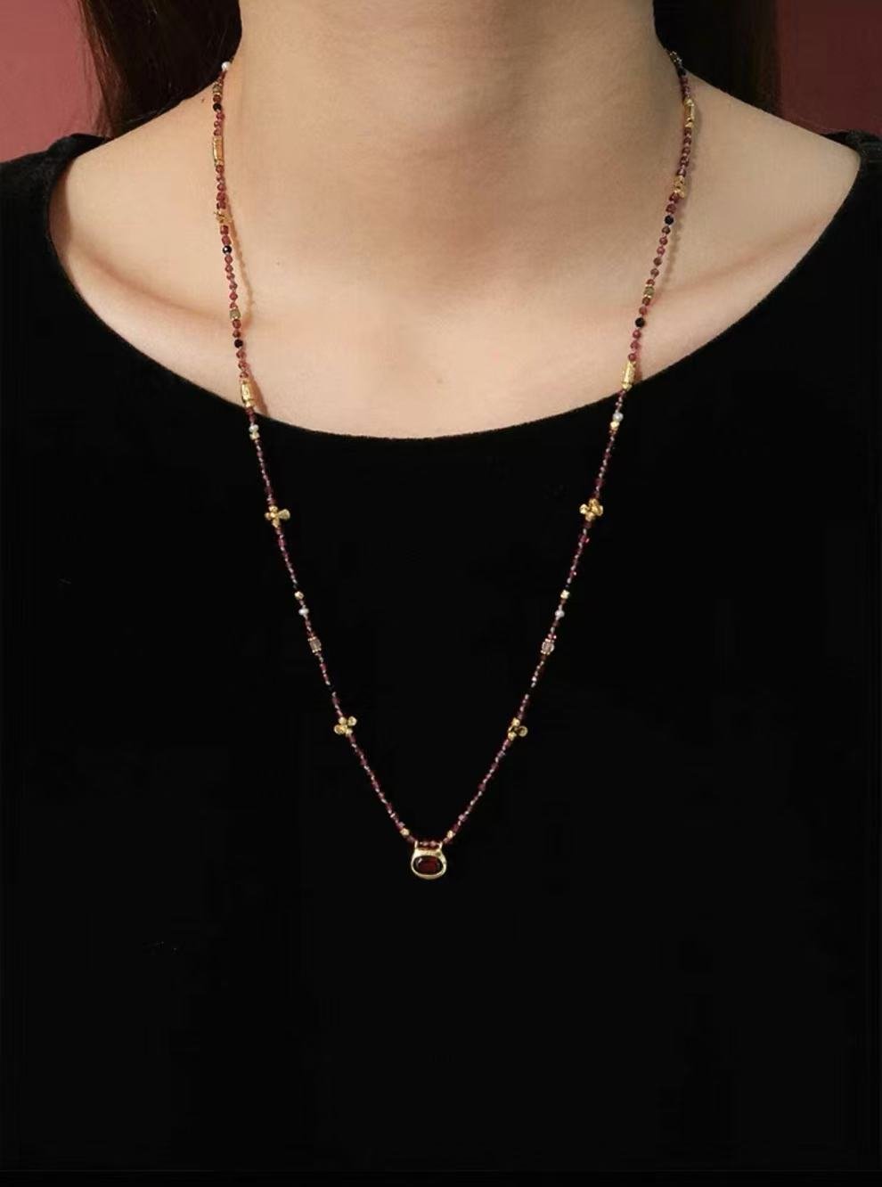 Natural Multi-Colored Stones and Garnet Beads Oval Pendant Necklace - floysun