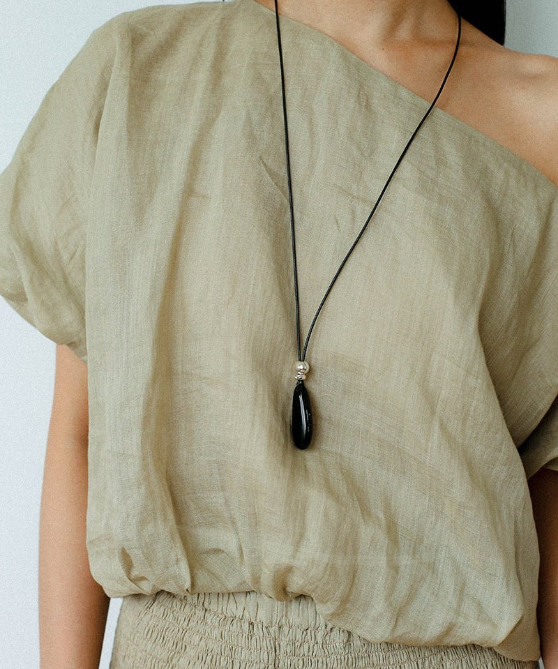 Noir Drop – Adjustable Black Onyx Teardrop Necklace - floysun