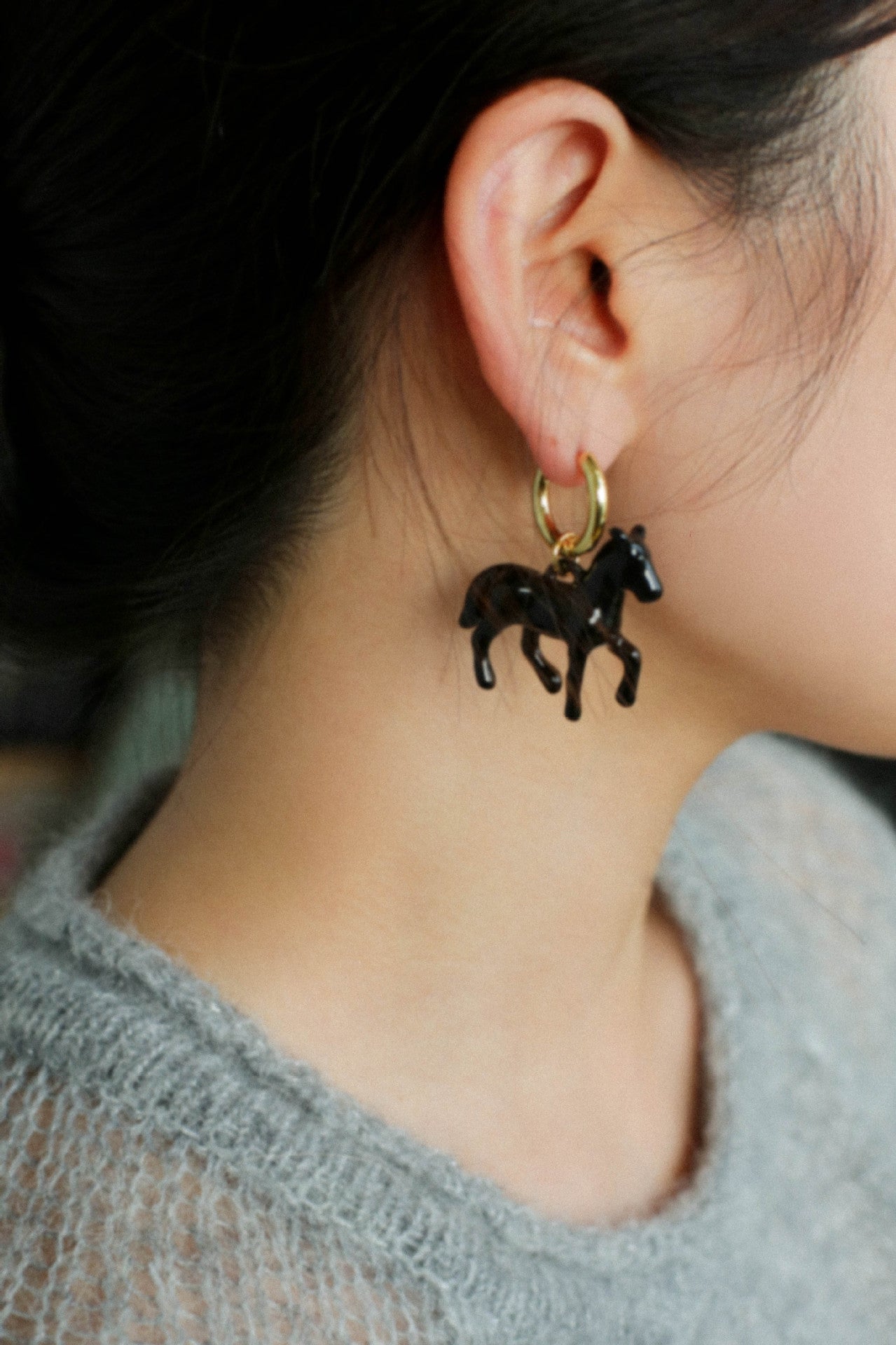 Nomadic Horse Enamel Drop Earrings – 3D Horse Design - floysun