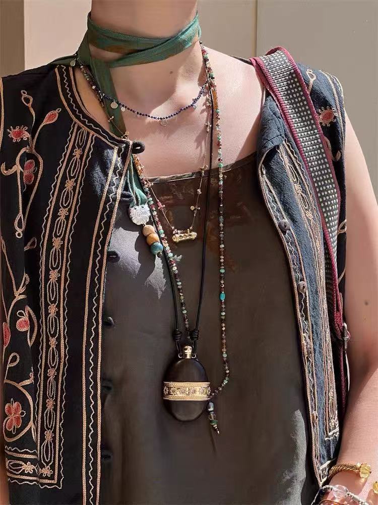 Nomadic Spirit Sandalwood Flask Necklace - floysun