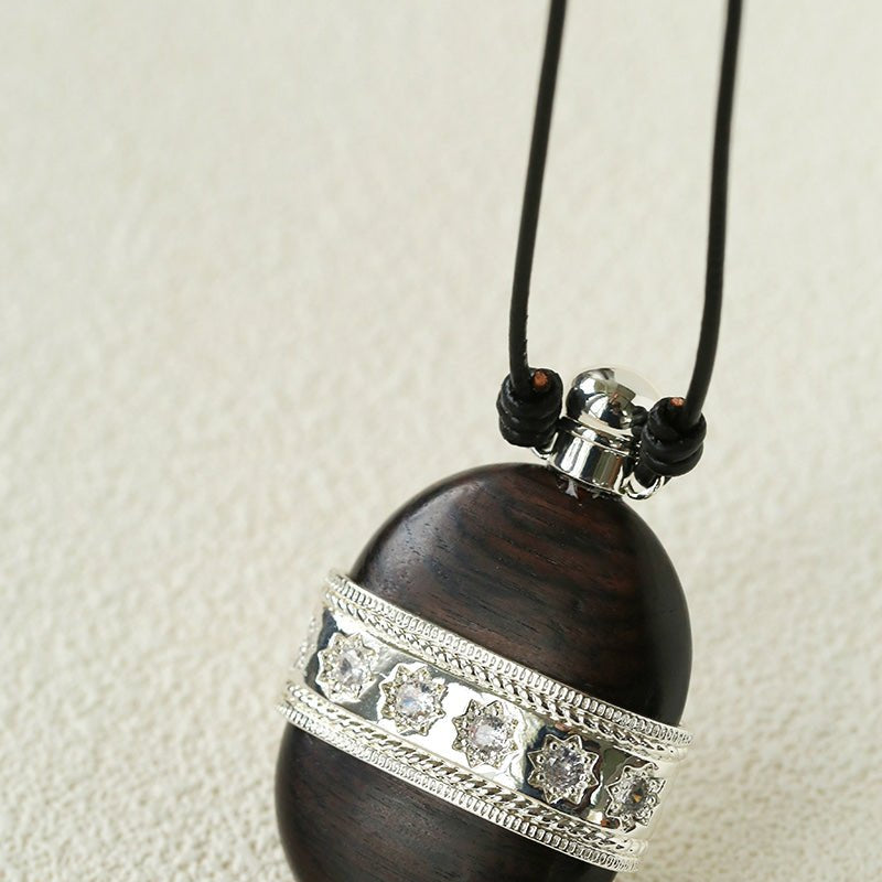 Nomadic Spirit Sandalwood Flask Necklace - floysun