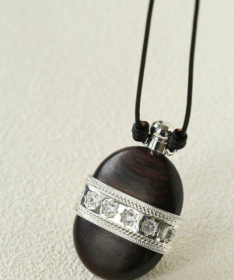Nomadic Spirit Sandalwood Flask Necklace - floysun