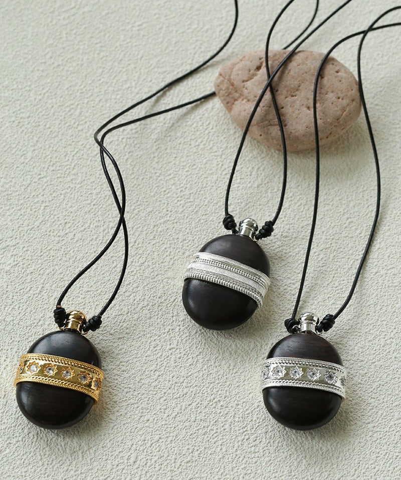 Nomadic Spirit Sandalwood Flask Necklace - floysun