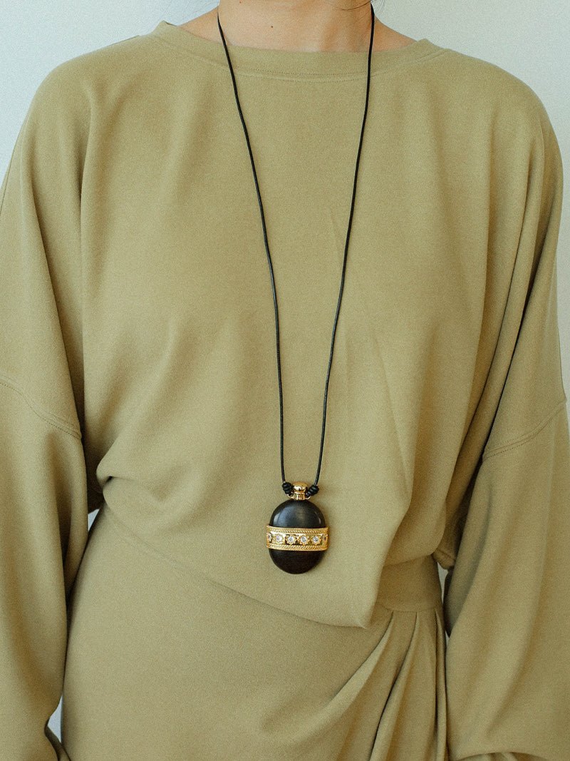 Nomadic Spirit Sandalwood Flask Necklace - floysun