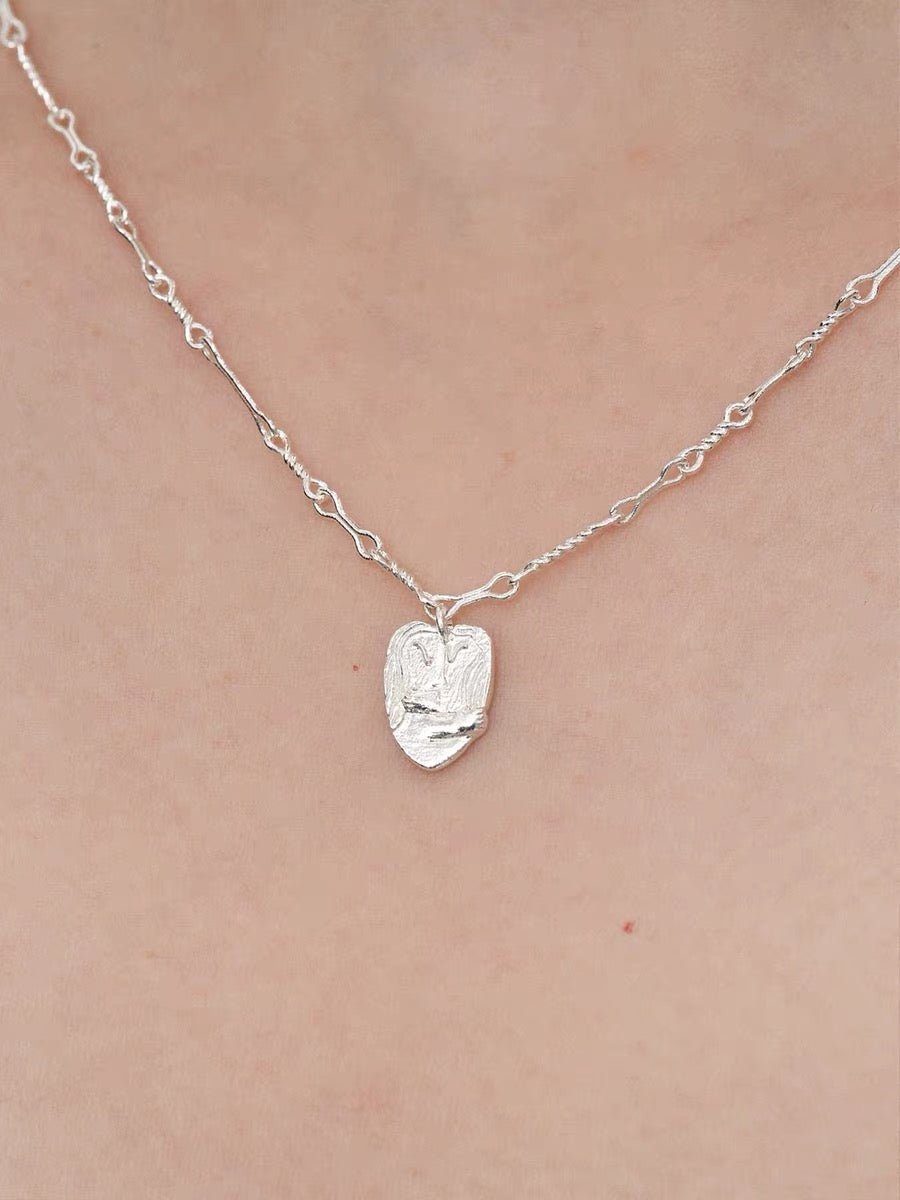 Original Design Embracing Heart Pendant Necklace - floysun