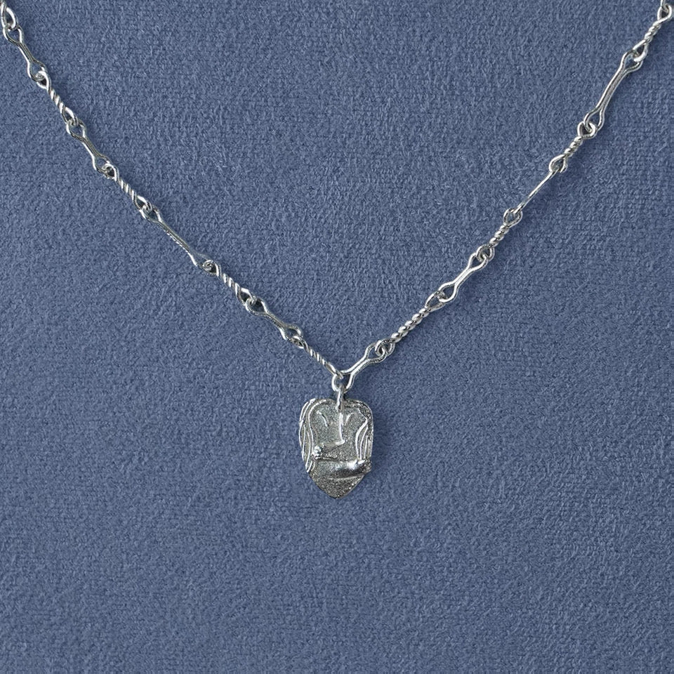 Original Design Embracing Heart Pendant Necklace - floysun