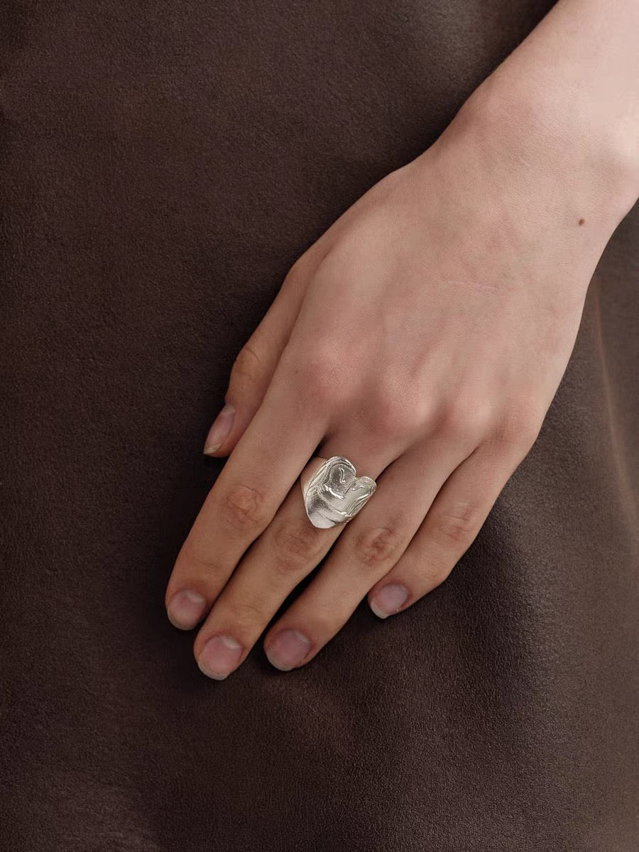 Original Design Embracing Heart Statement Ring - floysun