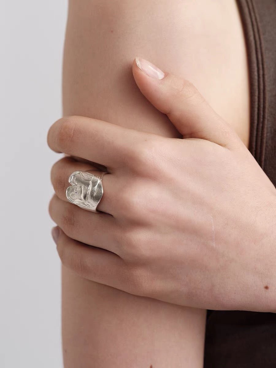Original Design Embracing Heart Statement Ring - floysun