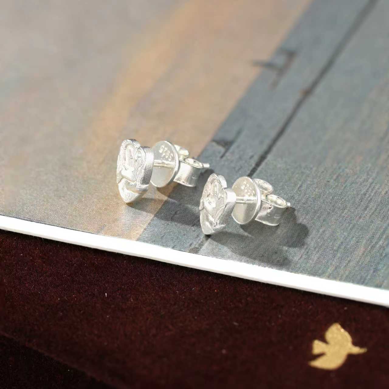 Original Design Embracing Heart Stud Earrings - floysun