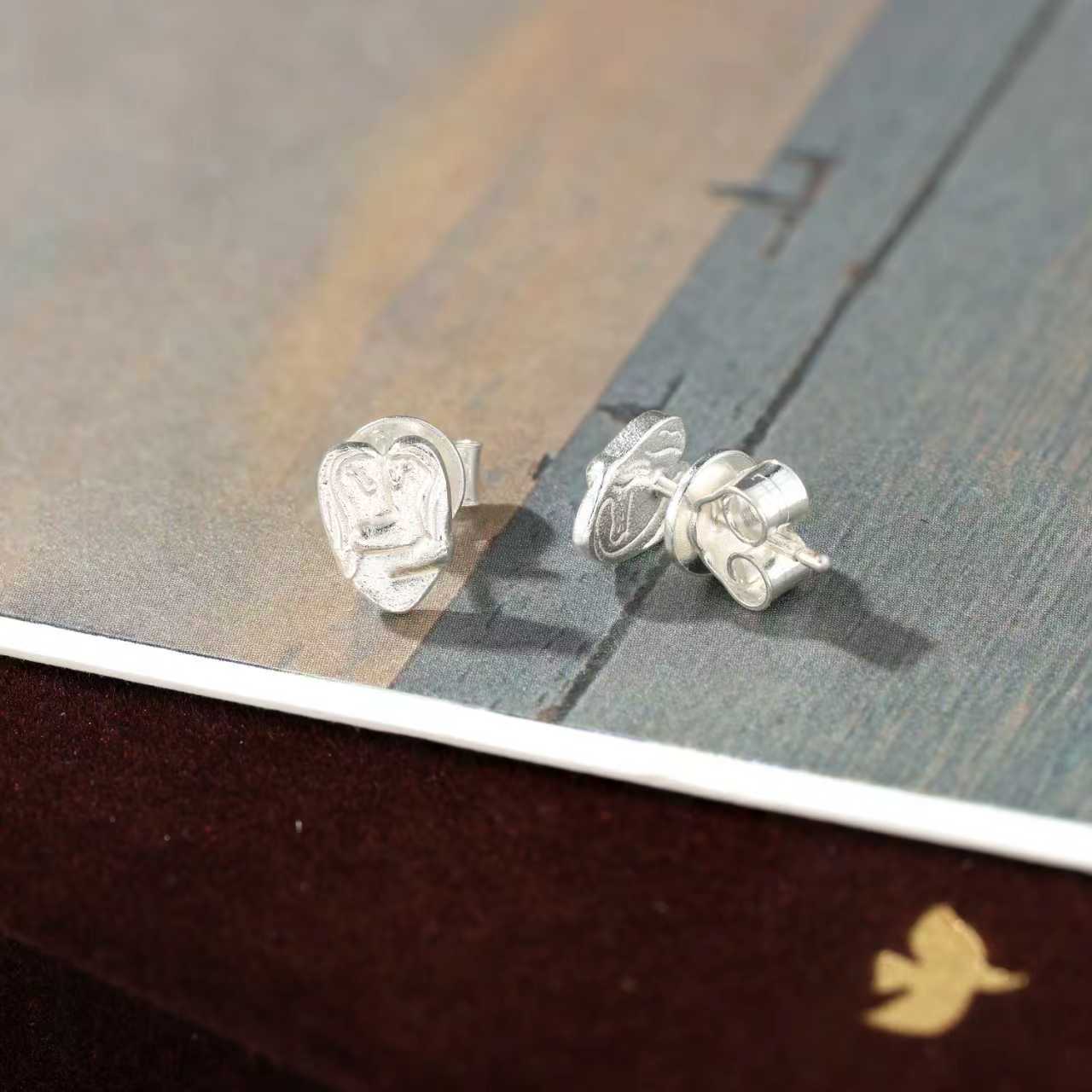 Original Design Embracing Heart Stud Earrings - floysun