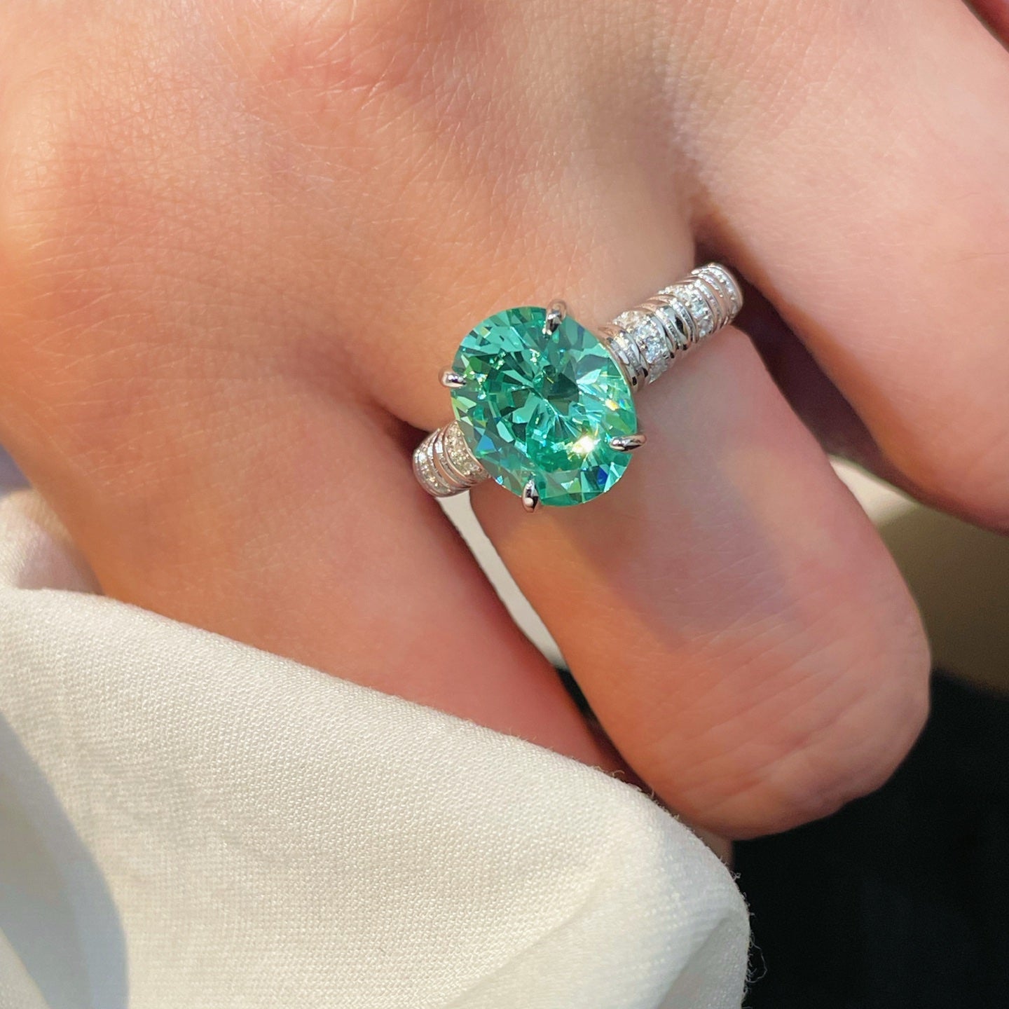 Oval Paraiba Green Tourmaline Ring - floysun