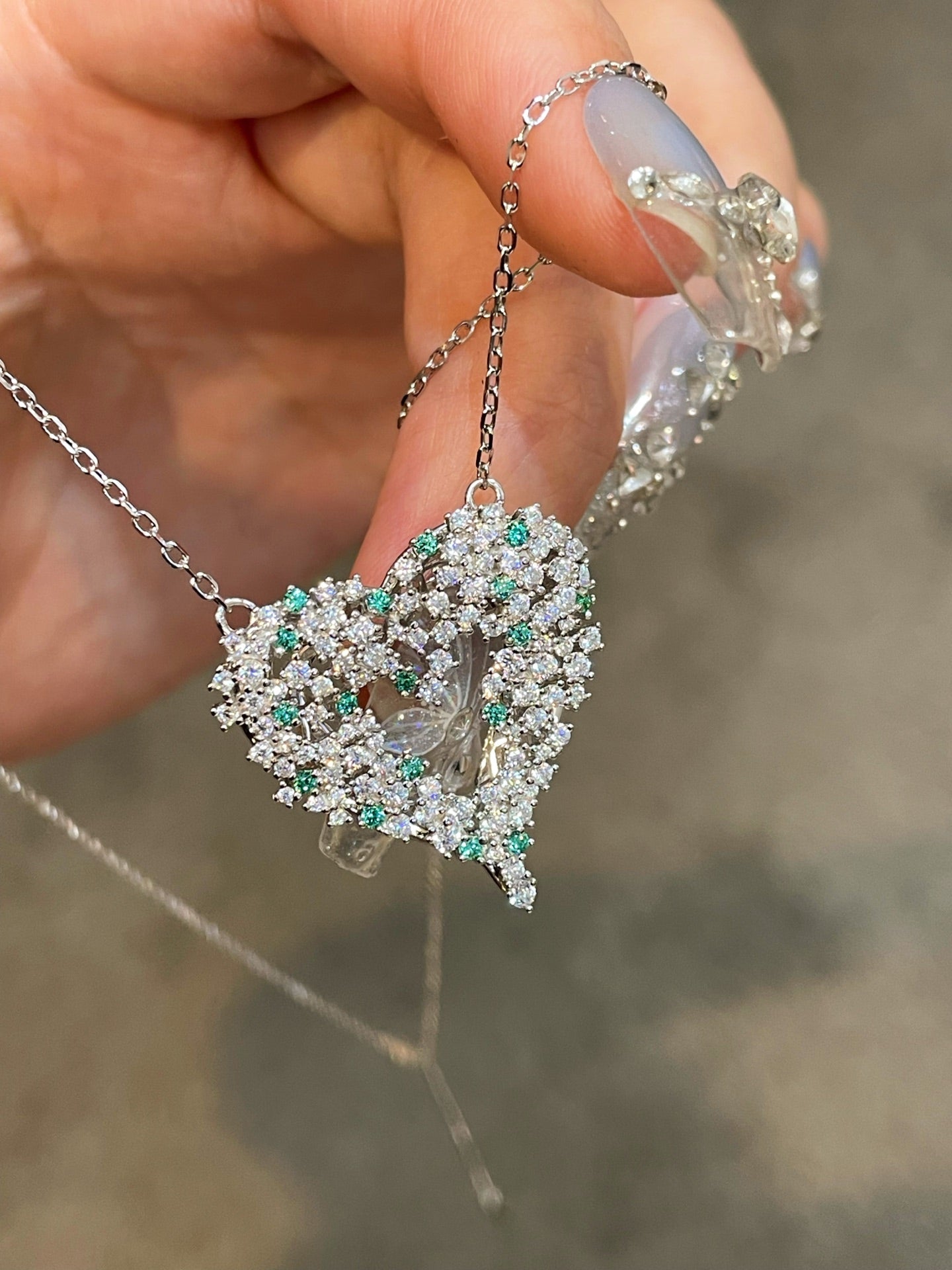 Paraiba-Colour Gradient Sparkling Heart Pendant Necklace - floysun