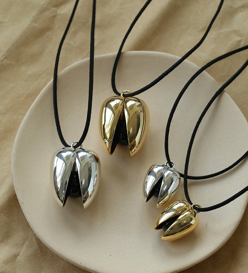 Pistachio Bloom & Onyx Black Cord Necklace - Gold - floysun