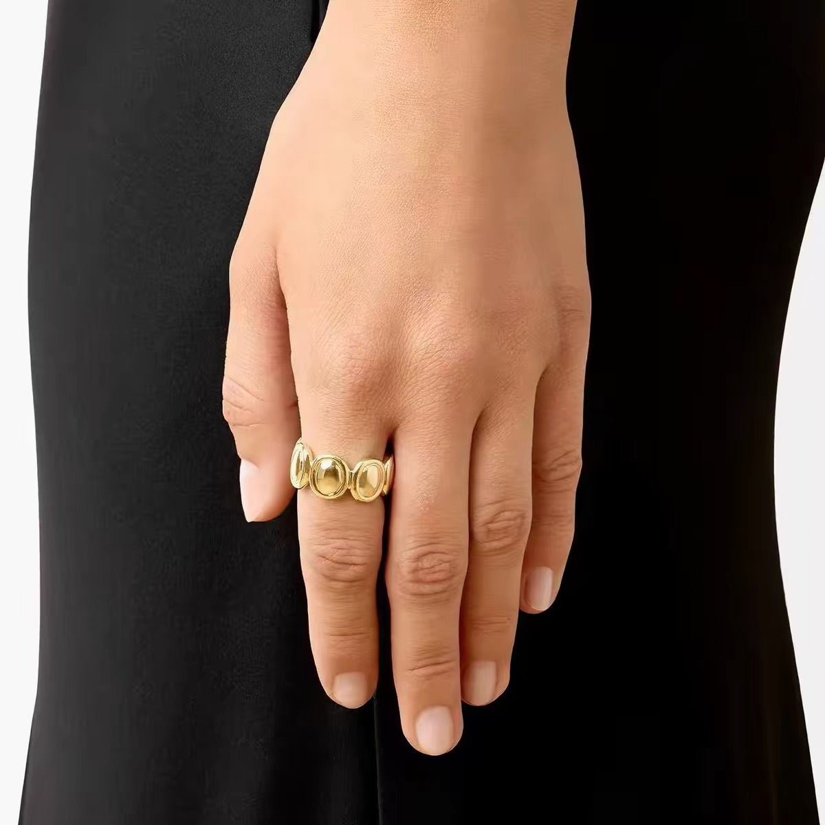 Polished Oval Sculptural Band Ring - floysun