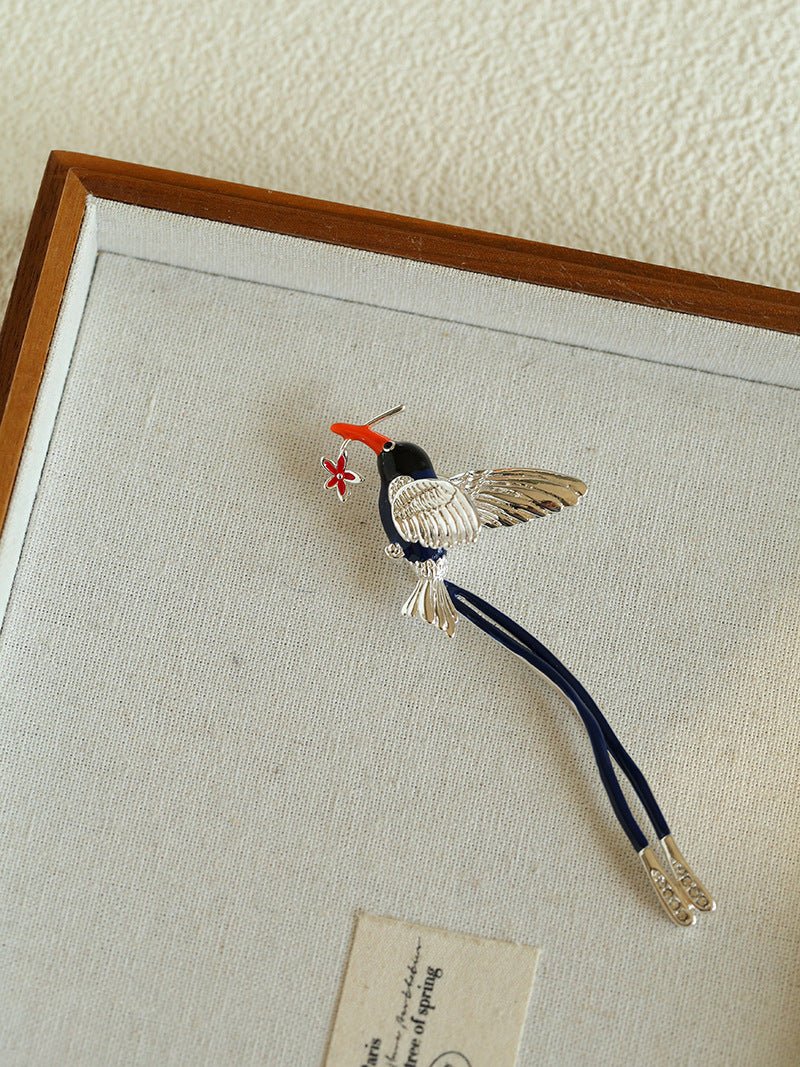 Princess - Inspired Enamel Magpie Brooch - floysun