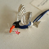 Princess - Inspired Enamel Magpie Brooch - floysun