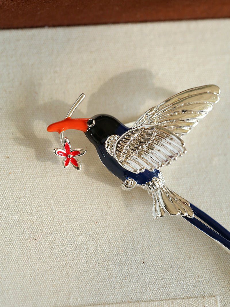 Princess - Inspired Enamel Magpie Brooch - floysun