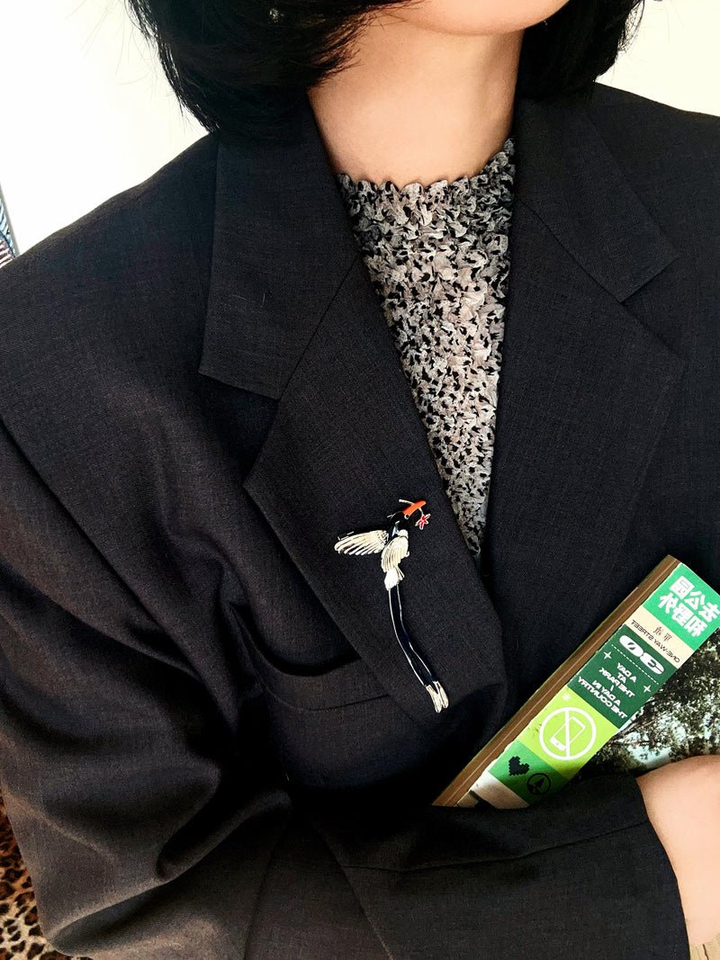 Princess - Inspired Enamel Magpie Brooch - floysun