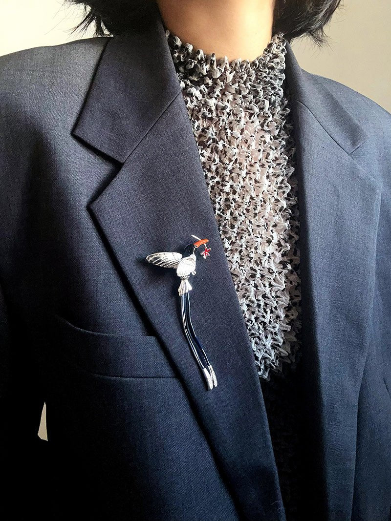 Princess - Inspired Enamel Magpie Brooch - floysun