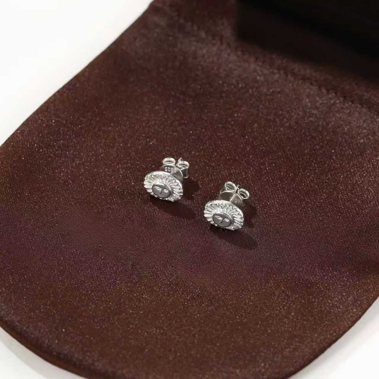 Retro Coastal Trident Stud Earrings - Handcrafted S925 Sterling Silver Mini Poseidon Talisman - floysun