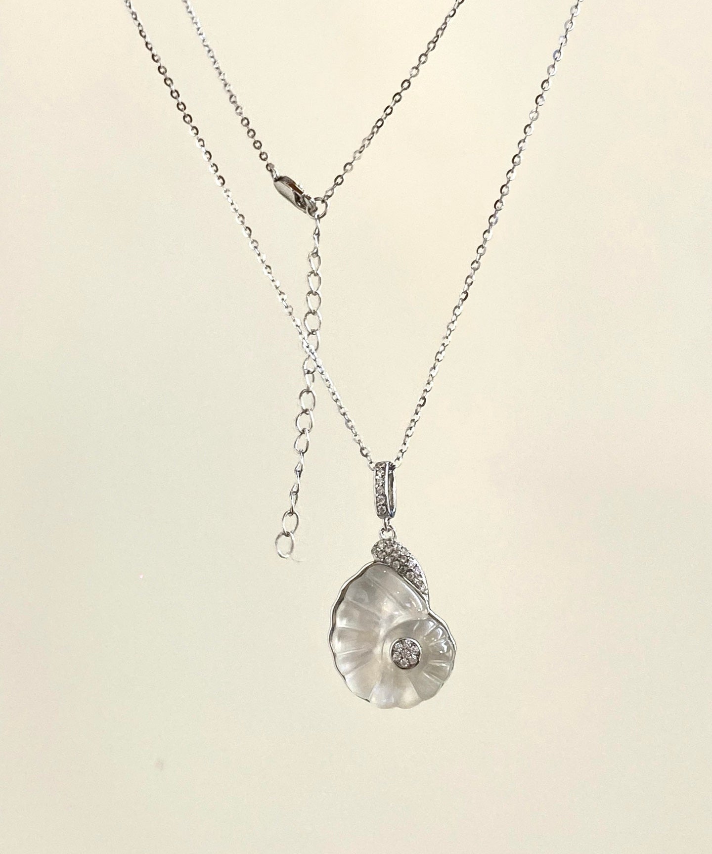Retro Nautical - Style Conch Pendant Necklace — Natural Crystal Necklace - floysun