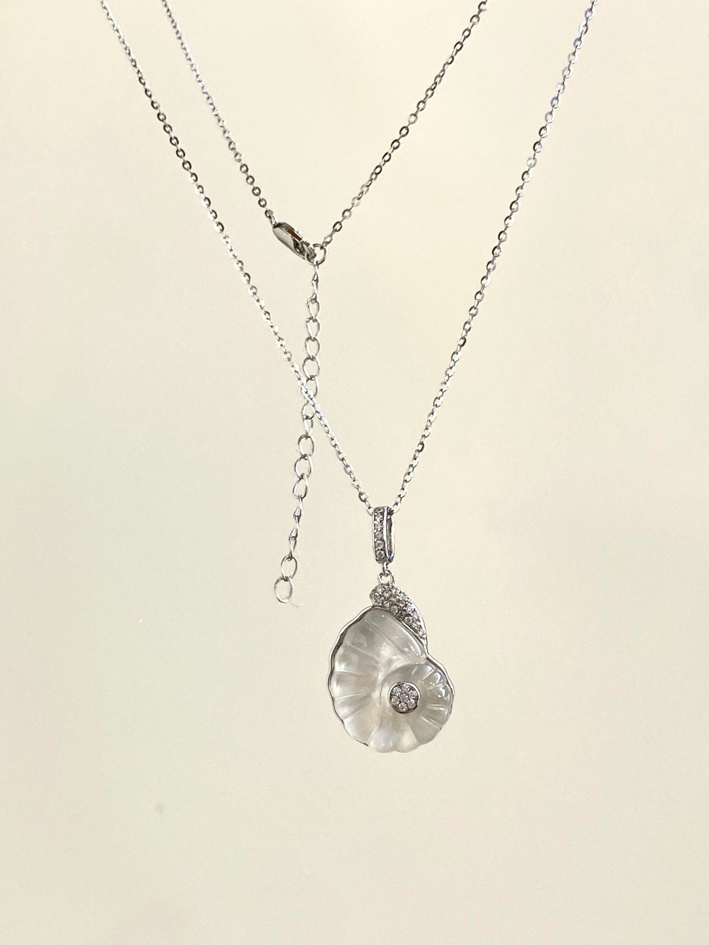 Retro Nautical - Style Conch Pendant Necklace — Natural Crystal Necklace - floysun