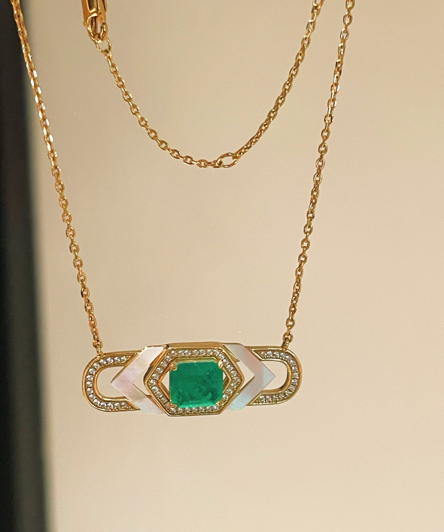 Rhombus Emerald & White Mother of Pearl Necklace - floysun