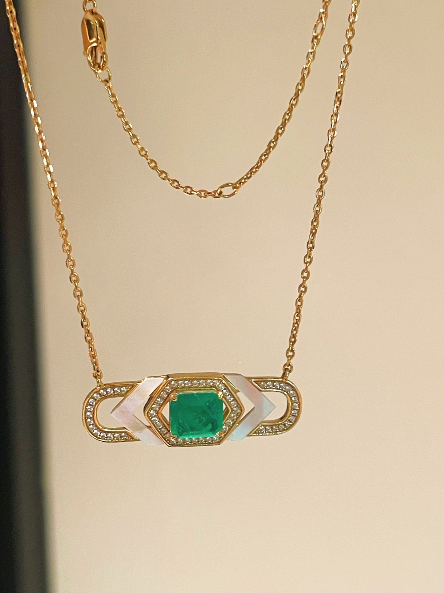 Rhombus Emerald & White Mother of Pearl Necklace - floysun