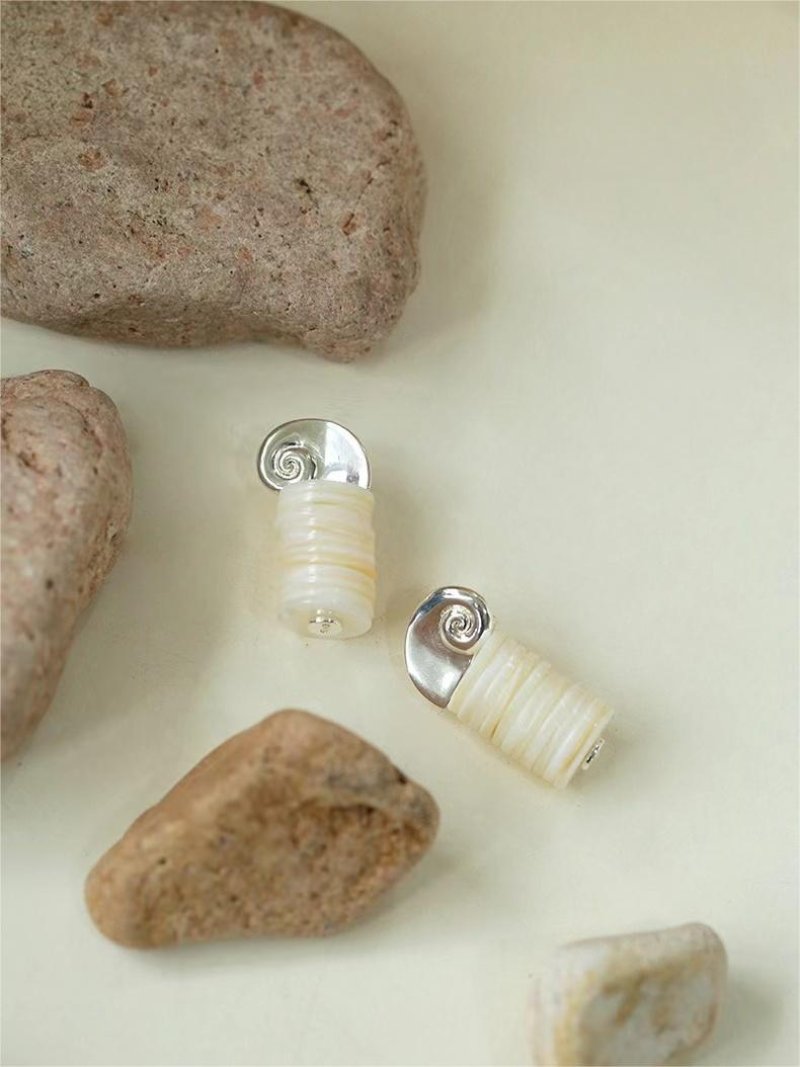 Romantic Ocean White Shell Conch Earrings - floysun