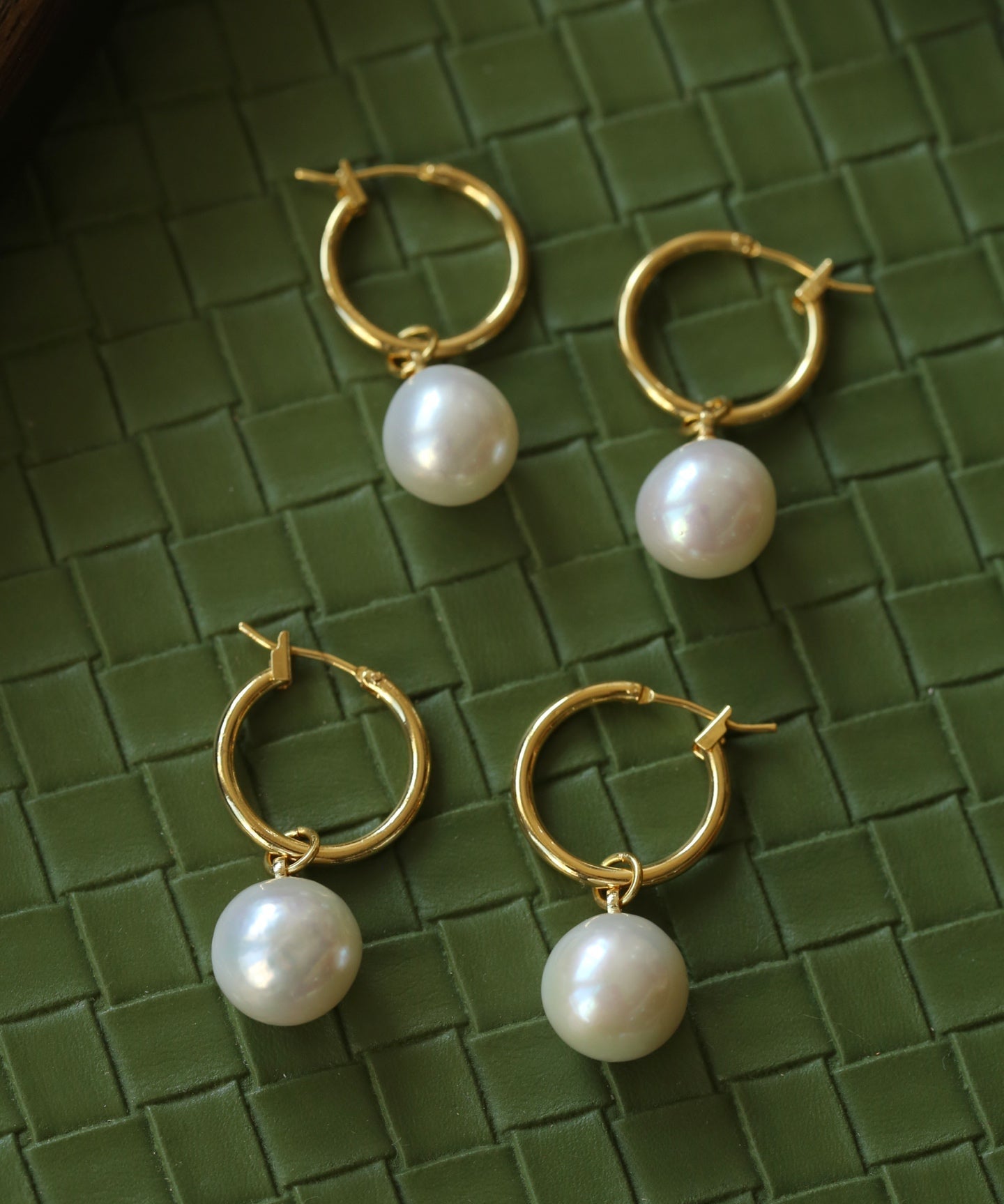 Round Baroque Pearl Drop Hoop Earrings - floysun