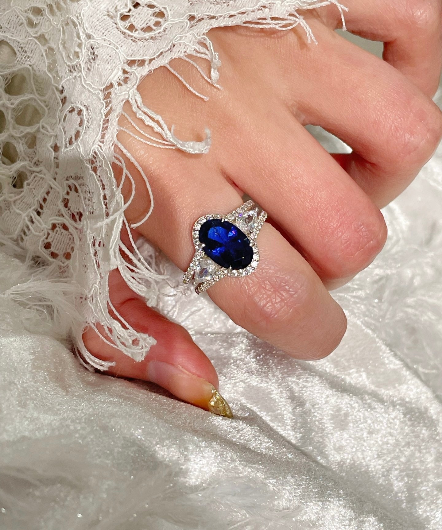 Royal Blue Sapphire Cabochon Diamond Ring - floysun