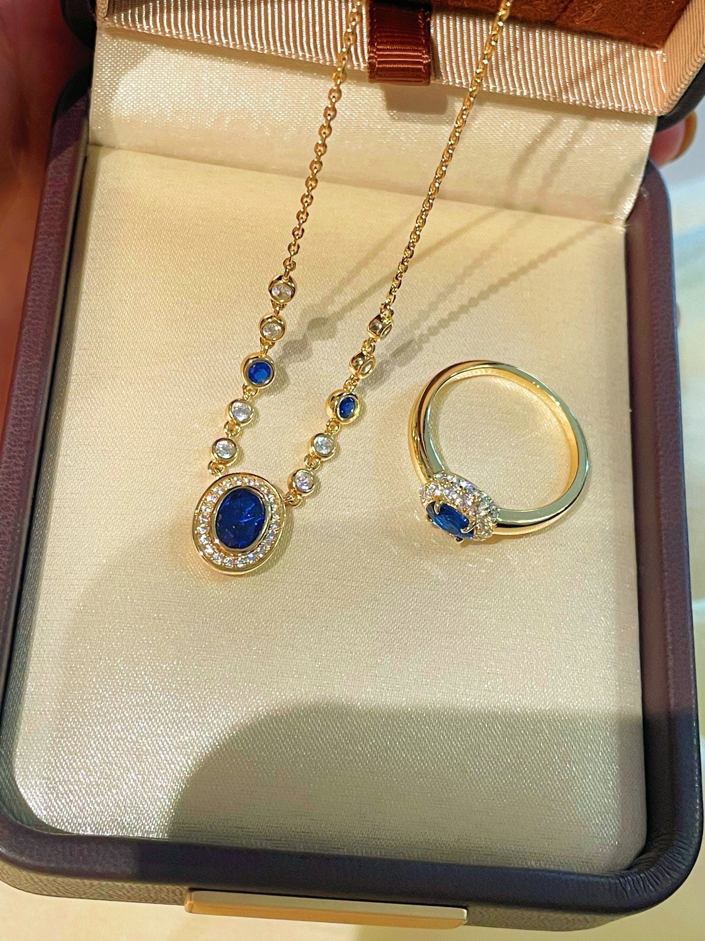 Royal Blue Sparkling Sapphire Ring - floysun