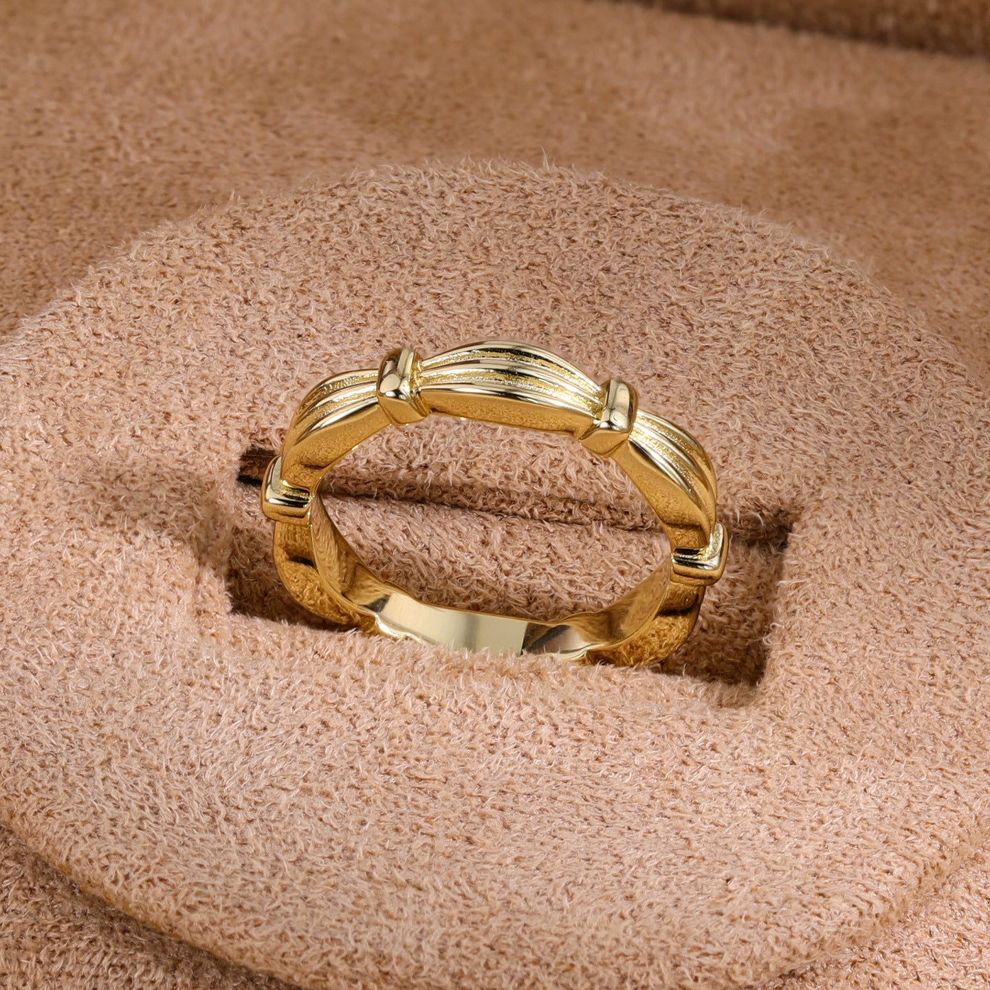 Sculpted Ribbon Wrap Band Ring - floysun