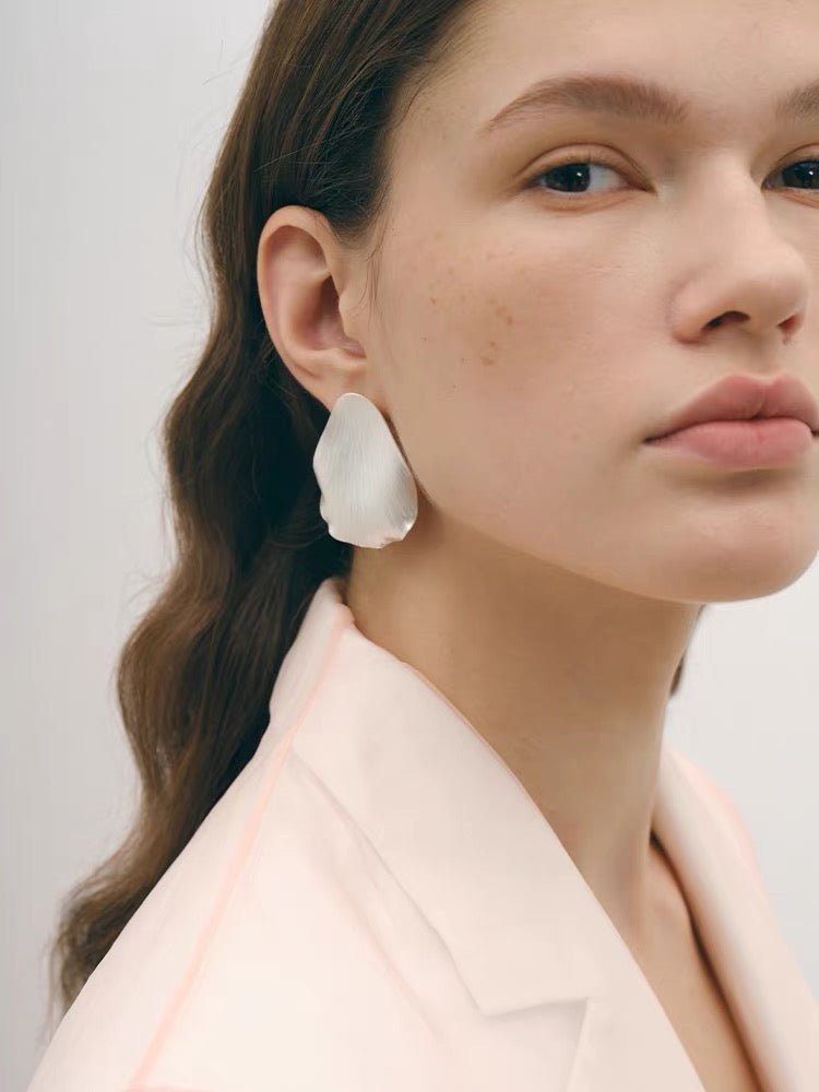 Sculpted White Petal Statement Stud Earrings - floysun